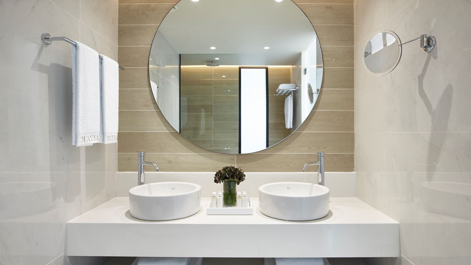 rooms-premier-suite-swim-up-sea-view