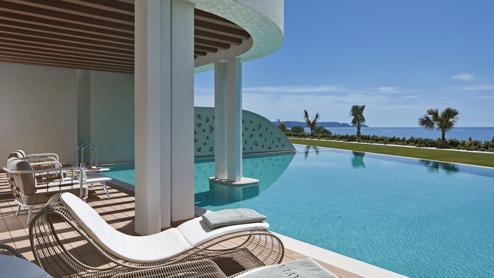 rooms-mayia-suite-with-private-pool-sea-view