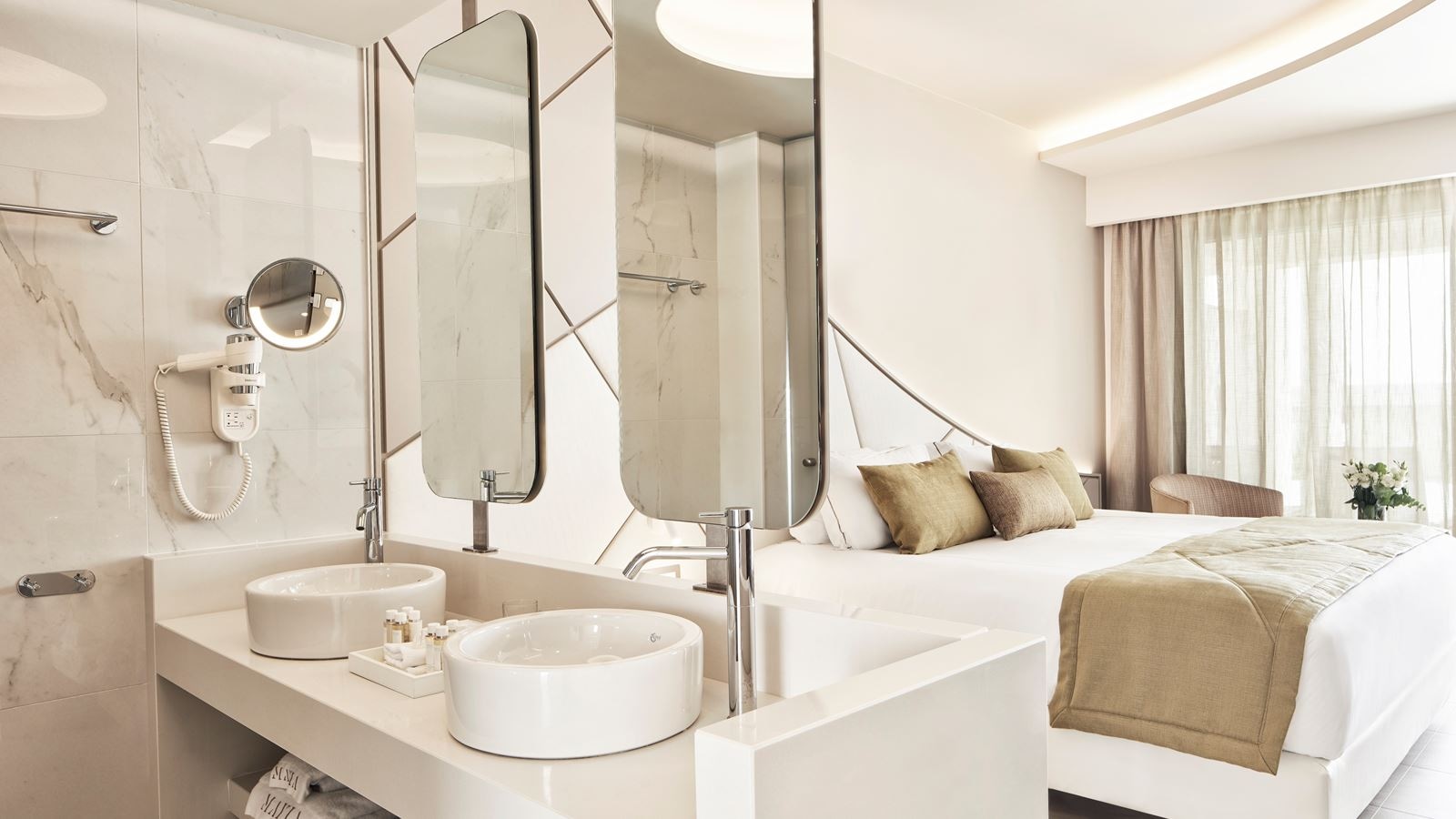 rooms-deluxe-bungalow-room-swim-up--garden-view