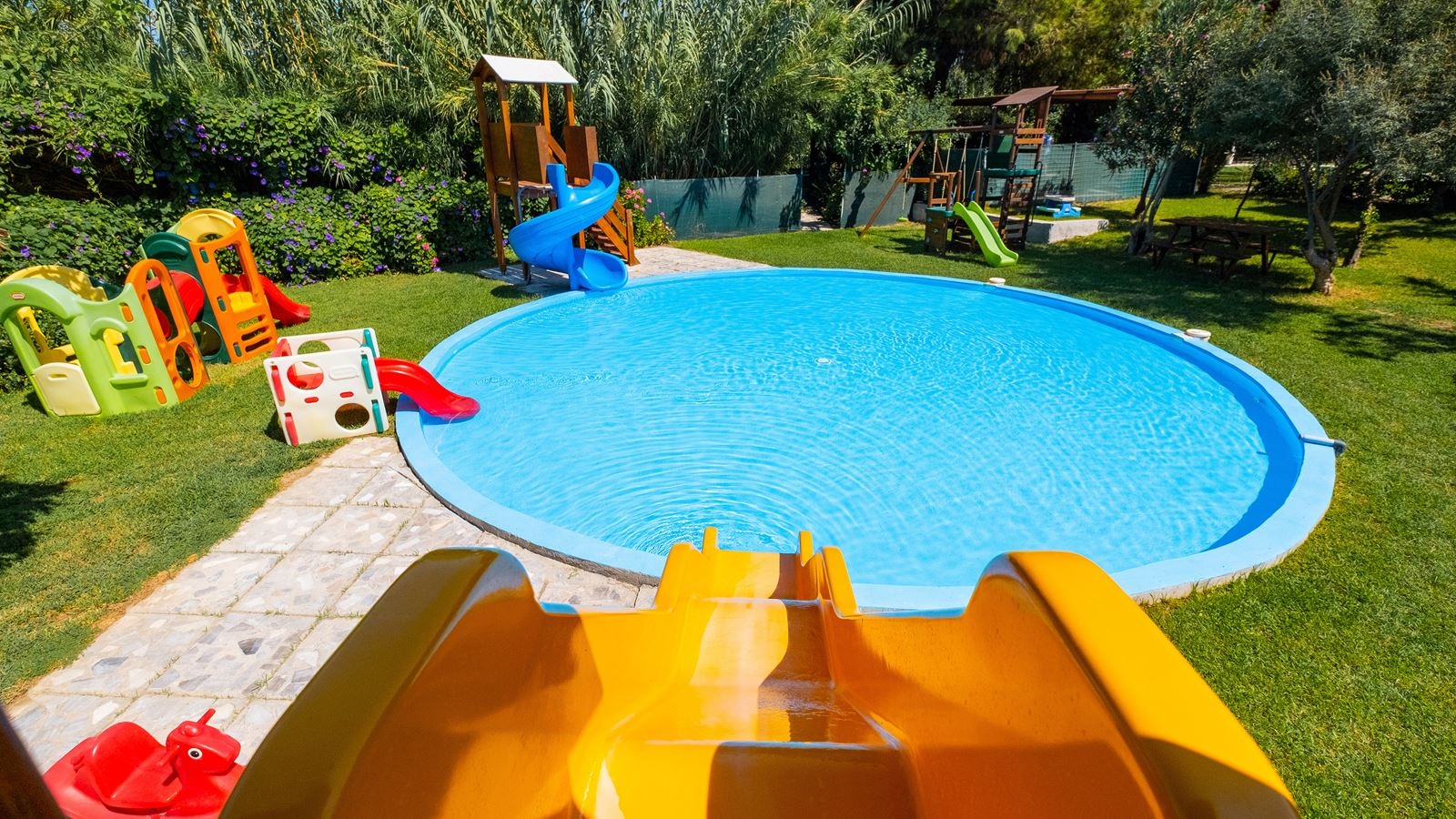 pools-outdoor-childrens-pool