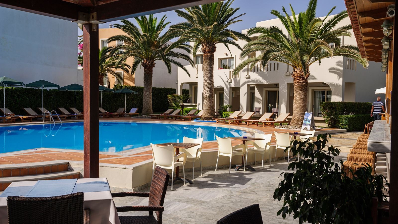 restaurants-wave-beach-restaurant