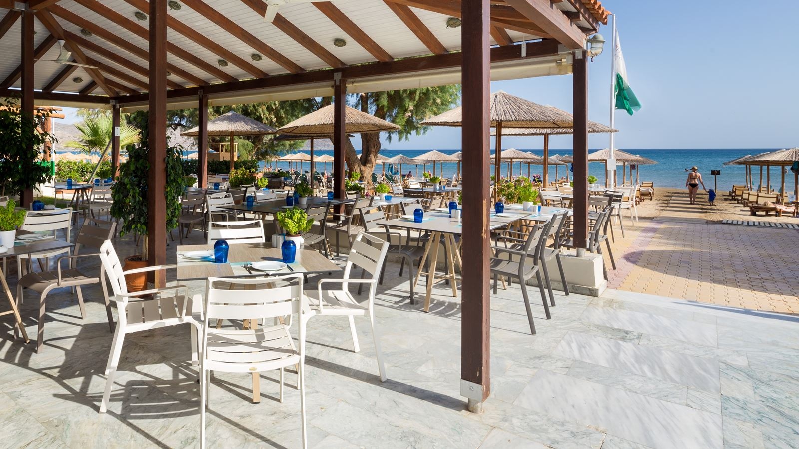 restaurants-wave-beach-restaurant