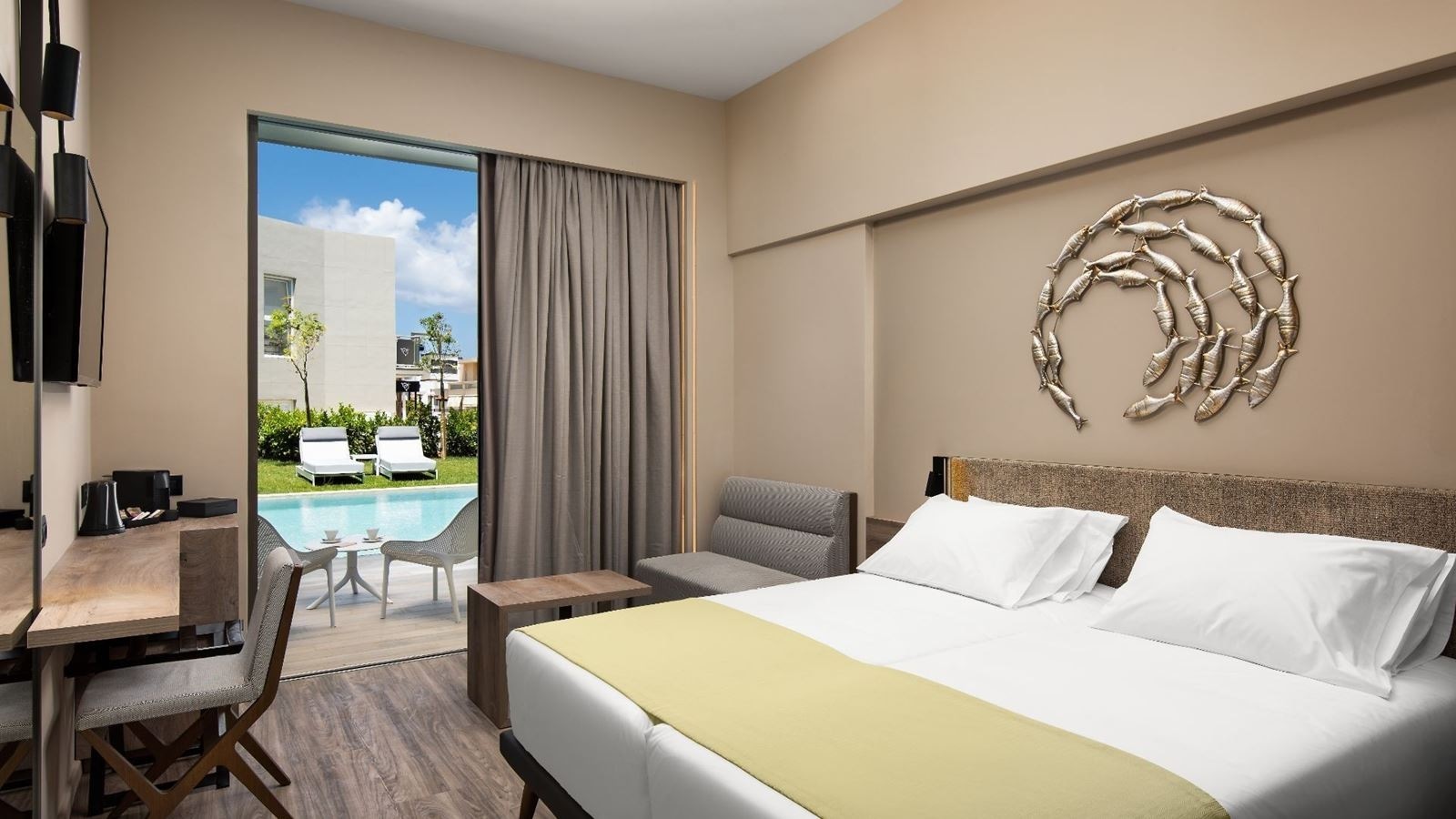 rooms-deluxe-pool--garden-view