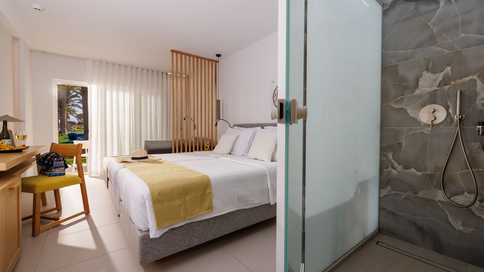 rooms-room-comfort-double-gardenview-balcony-or-terrace