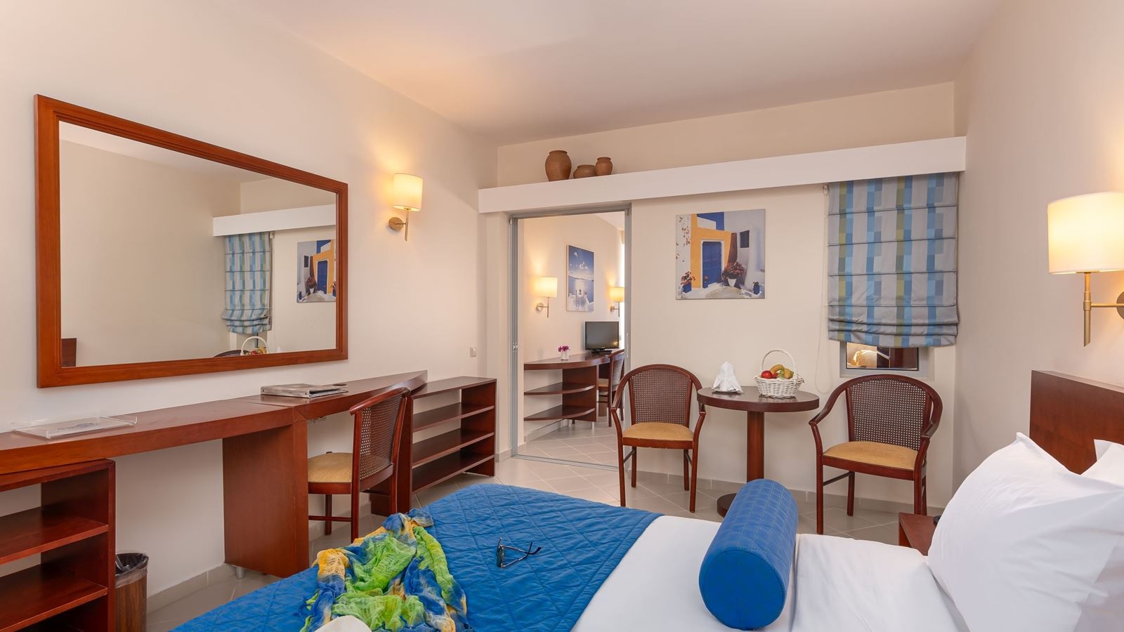 rooms-room-family-2-bedrooms-seaview