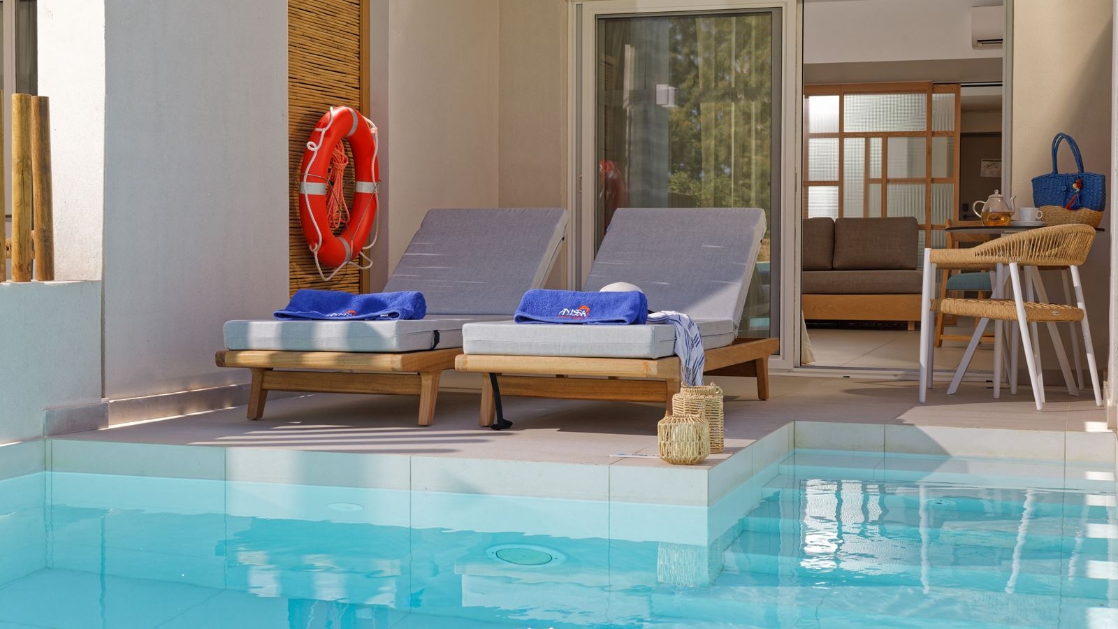 rooms-suite-2-bedrooms-privatepool