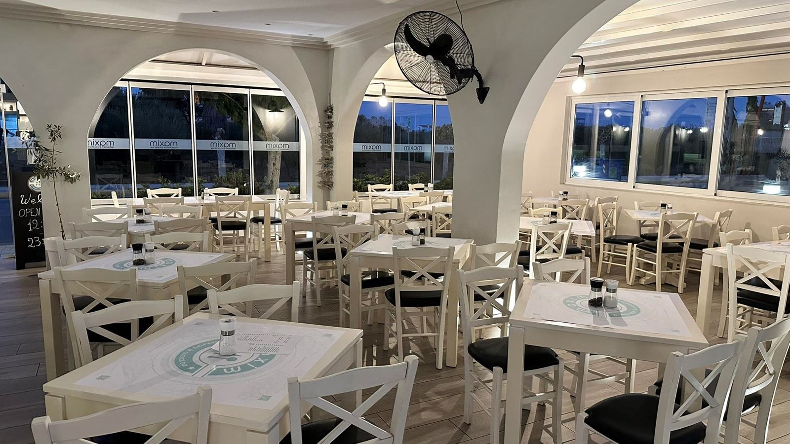 restaurants-maxim-restaurant