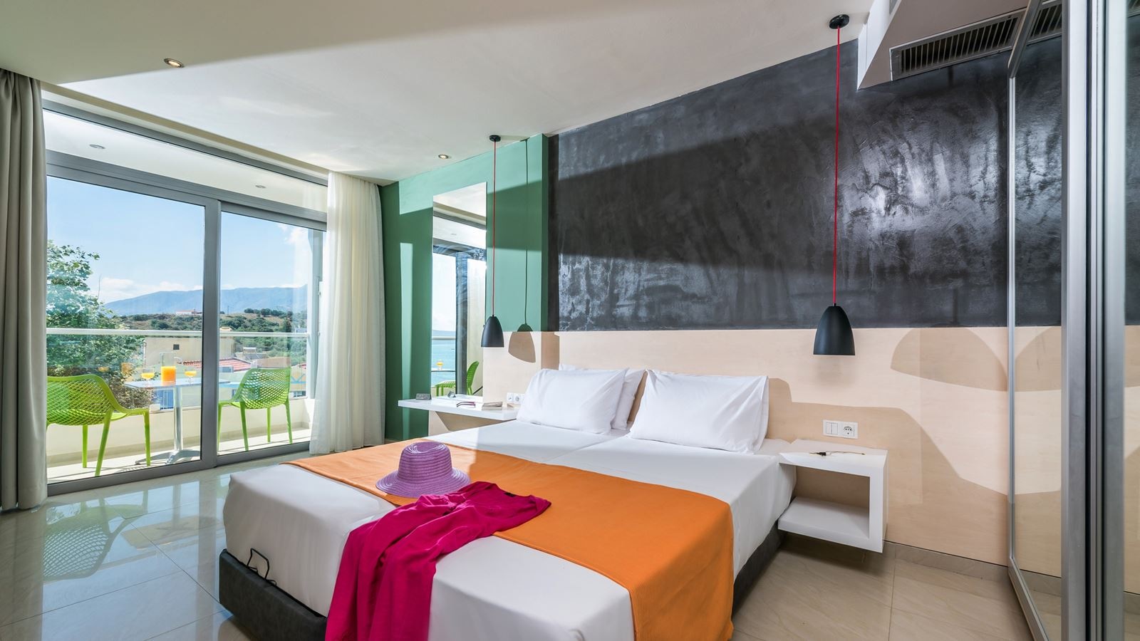 rooms-double-superior-side-seaview-balcony