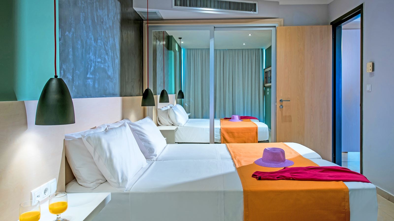 rooms-junior-suite-seaview-balcony