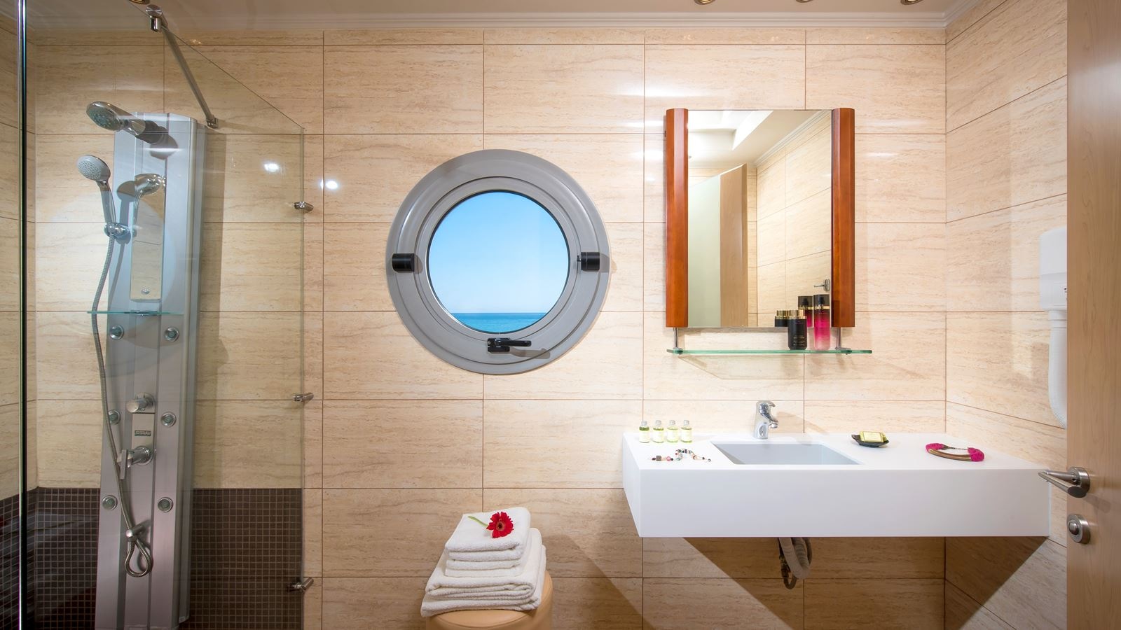 rooms-junior-suite-seaview-balcony