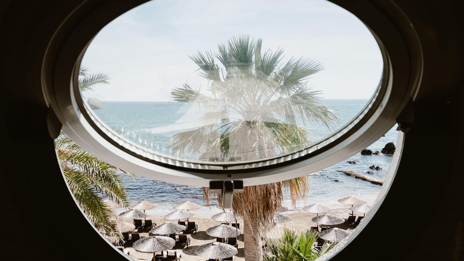 rooms-junior-suite-seaview-balcony