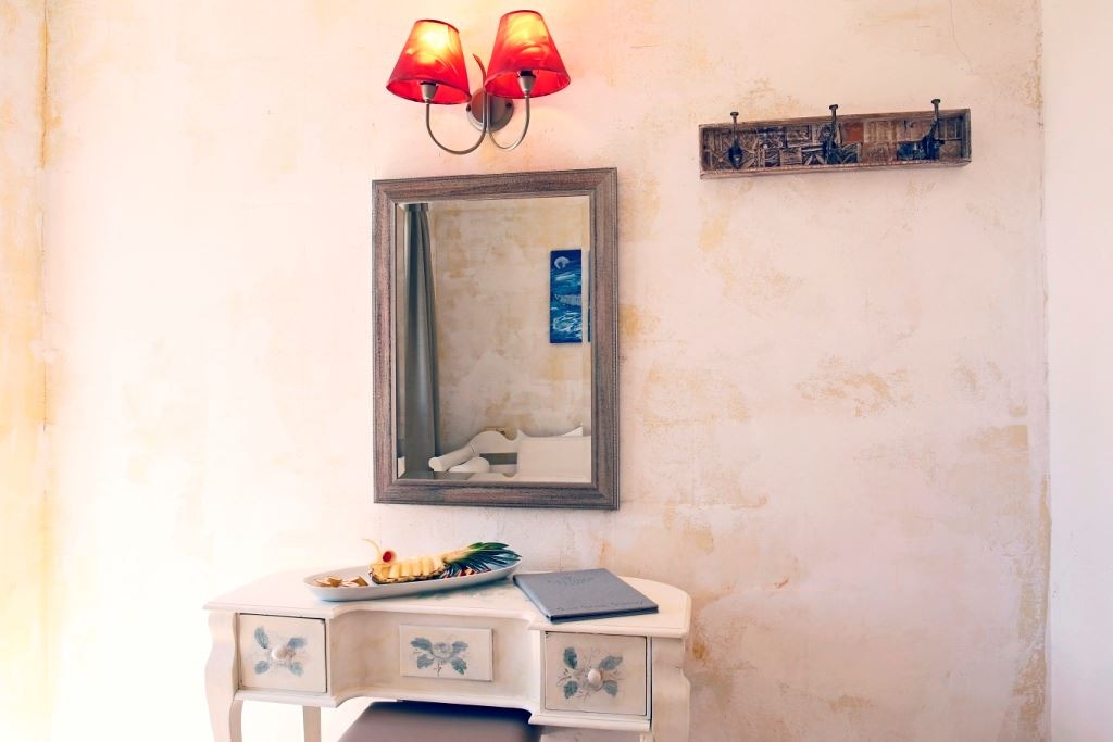 rooms-junior-suite-partial-sea-view