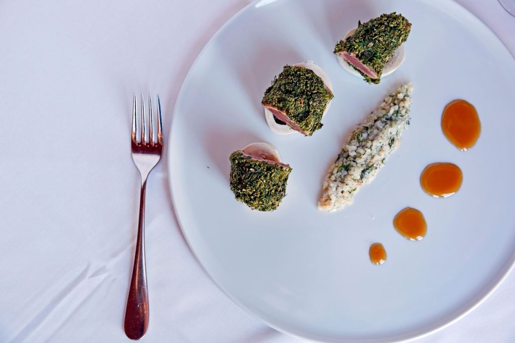 restaurants-pool-bar