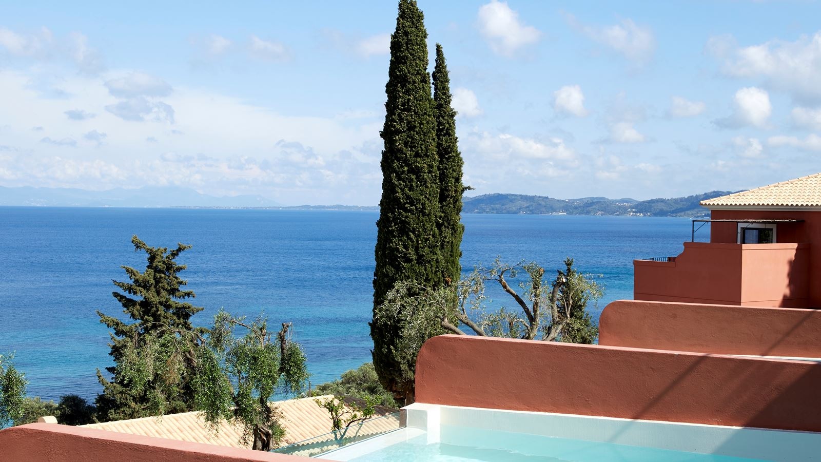 rooms-junior-suite-private-pool-sea-view