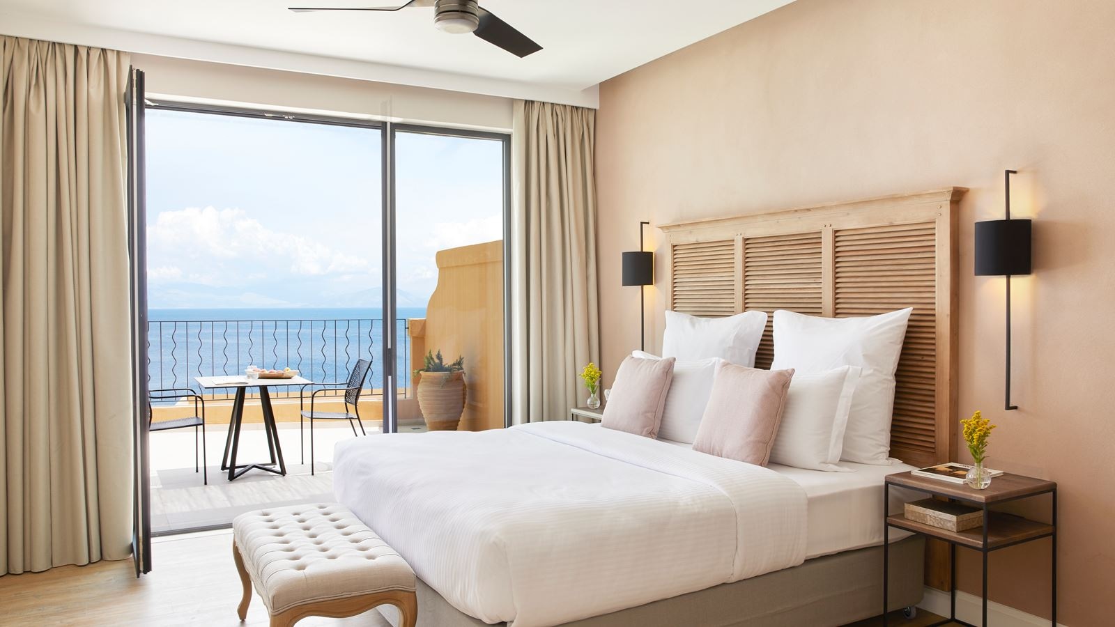 rooms-deluxe-suite-private-pool-sea-view