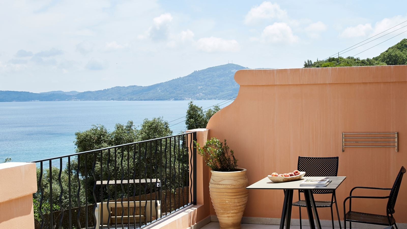 rooms-deluxe-junior-suite-whirlpool-sea-view