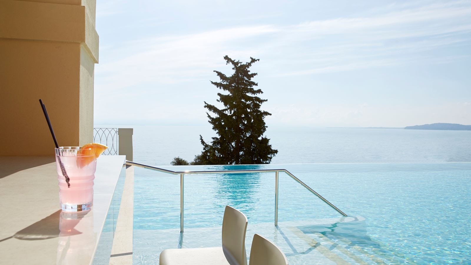 bars-aquavit-pool-bar