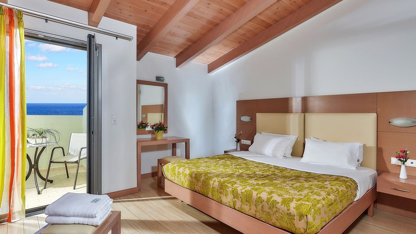 rooms-family-suite-2-bedrooms-sea-view