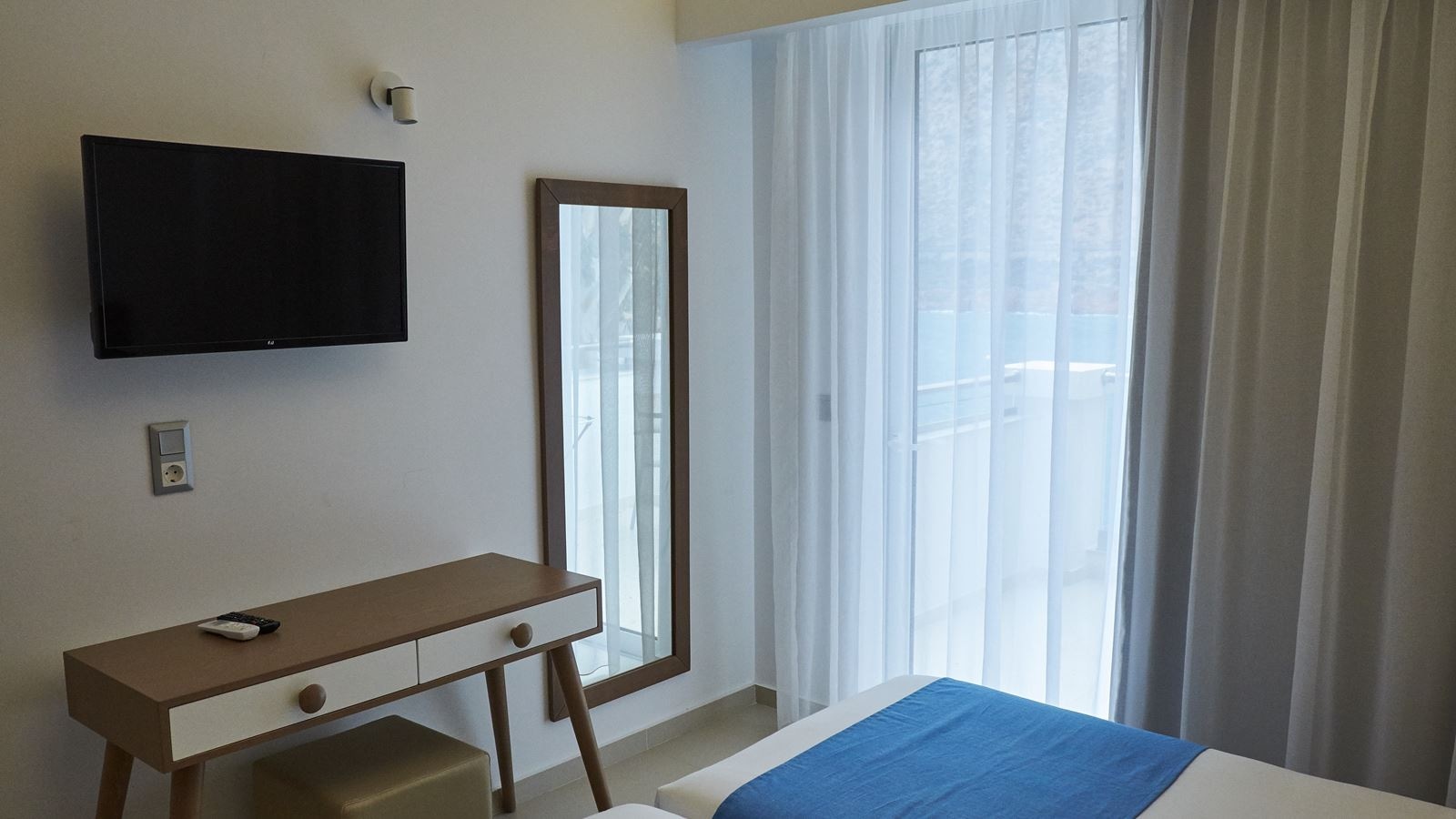 rooms-apartment-deluxe