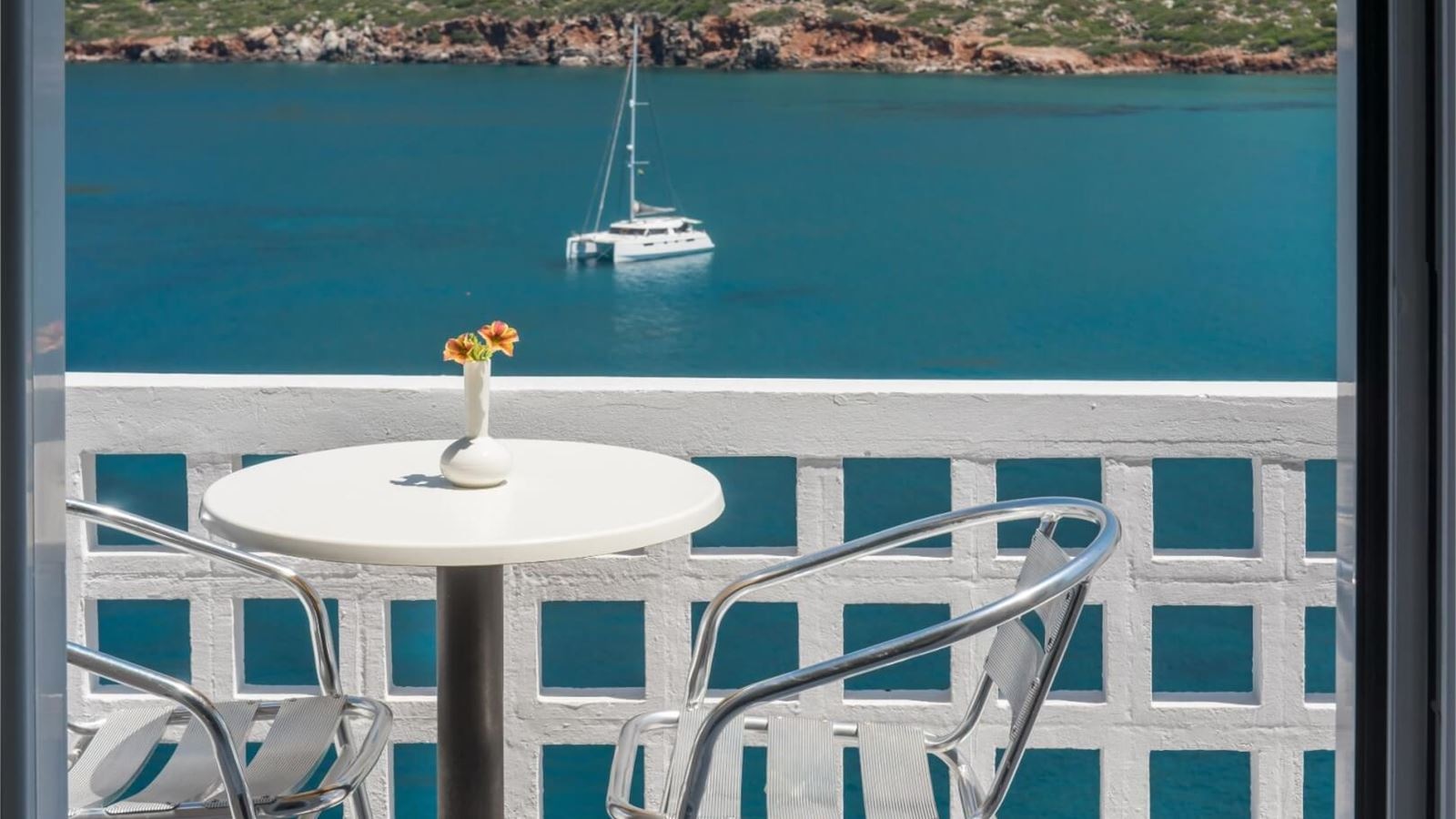 rooms-apartment-standard-sea-view-balcony-or-terrace