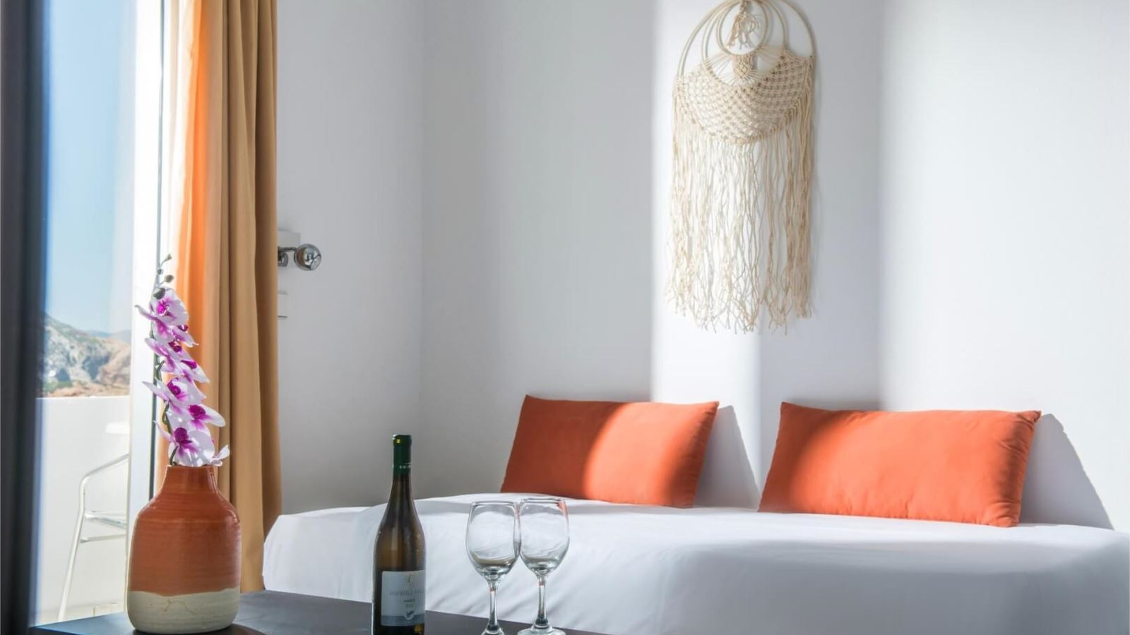 rooms-apartment-standard-sea-view-balcony-or-terrace