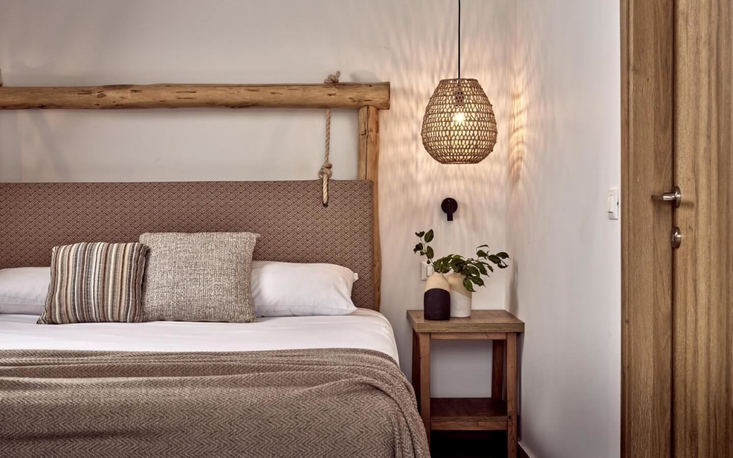 rooms-apartment-deluxe-sea-view-balcony-or-terrace