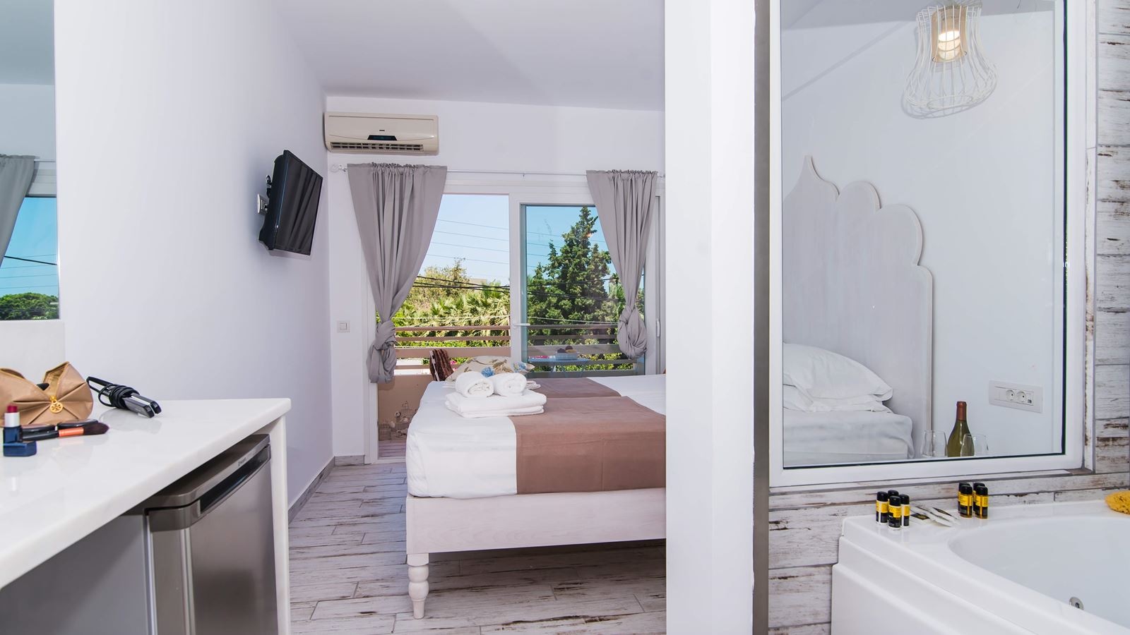 rooms-suite-junior-double-balcony-or-terrace
