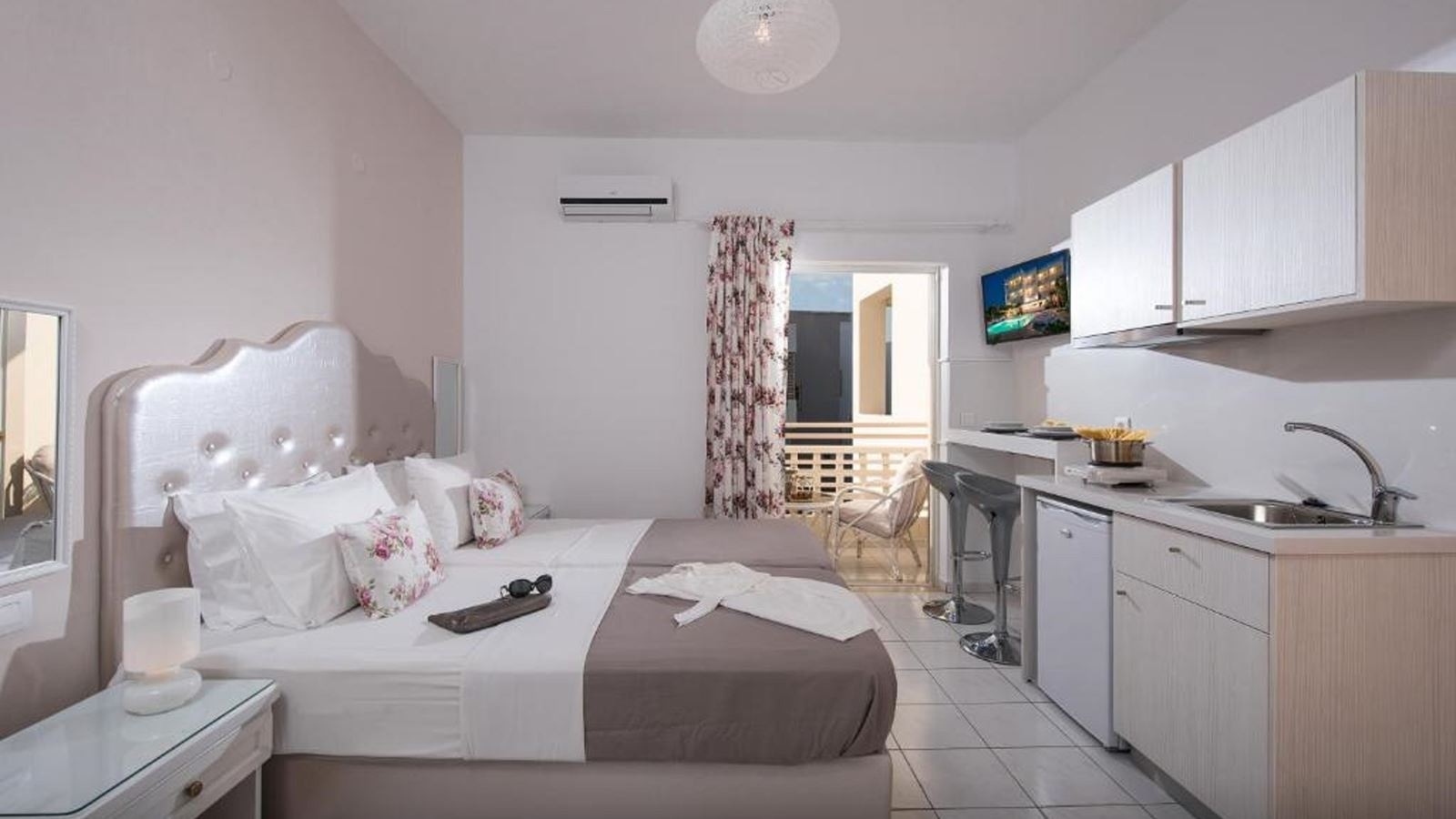 rooms-studio-superior-twin-balcony-or-terrace