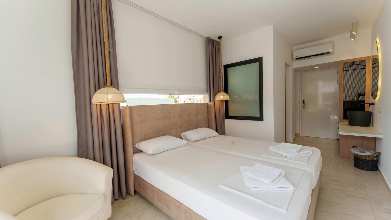 rooms-room-deluxe-twin-balcony-or-terrace