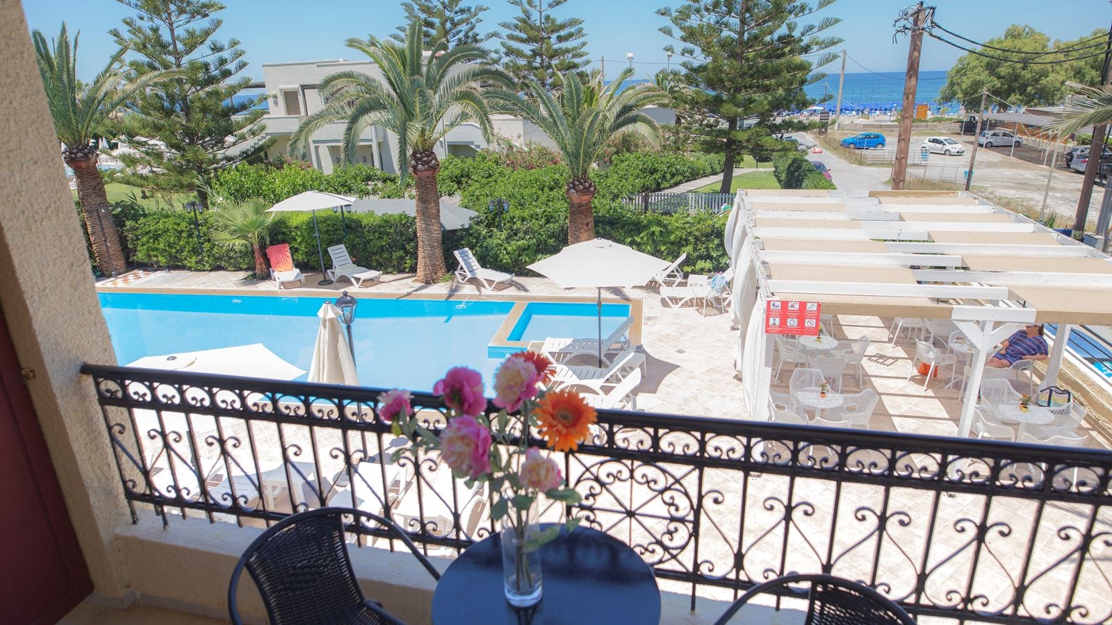 rooms-superior-familyroom-seaview-balcony