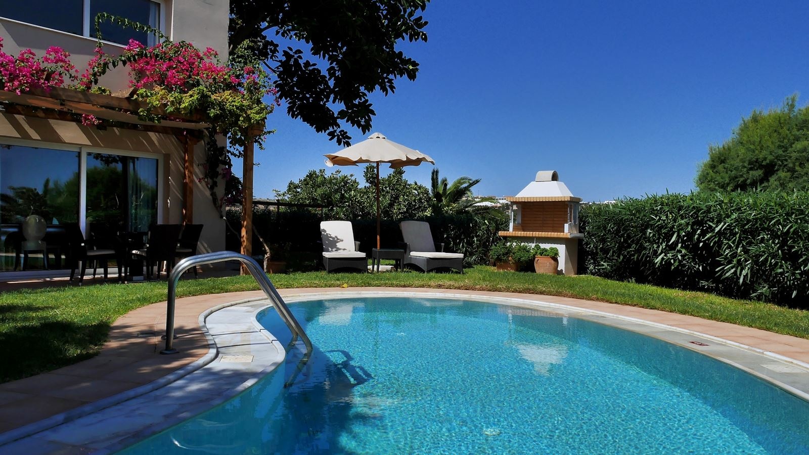 rooms-exclusive-3-bedroom-maisonette-private-pool