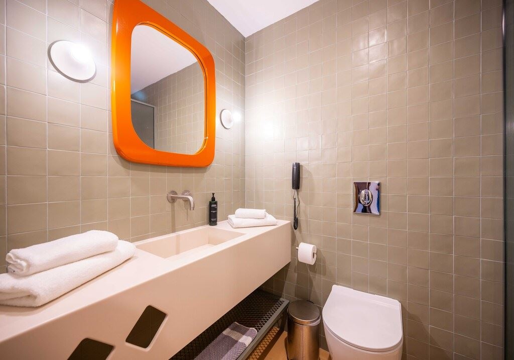 rooms-queen-double-pool-view