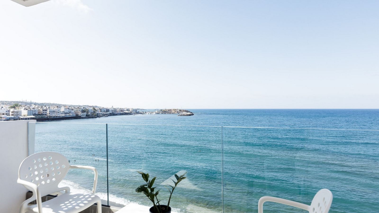 rooms-junior-suite-front-seaview-balcony