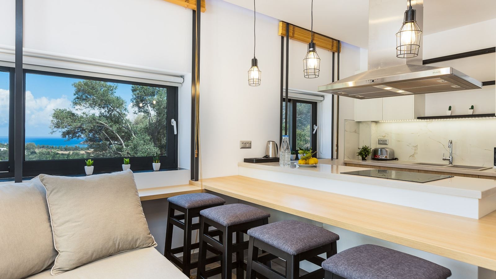 rooms-two-bedroom-suite-upper-floor