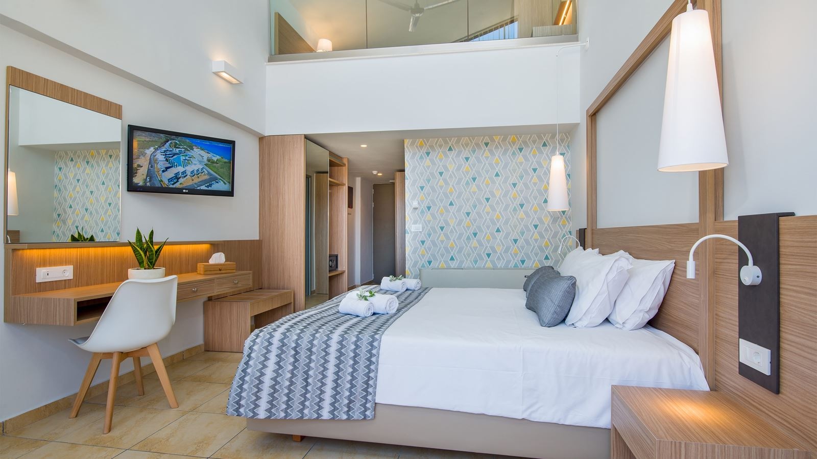 rooms-maisonette-sideseaview-for-25-persons