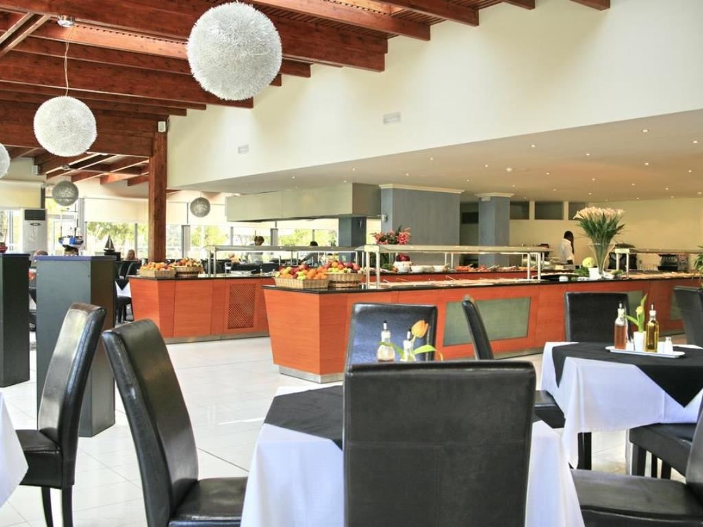 restaurants-captains-main-restaurant