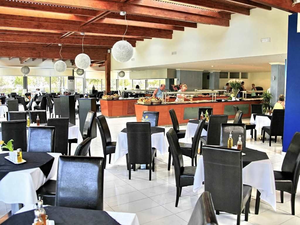 restaurants-captains-main-restaurant