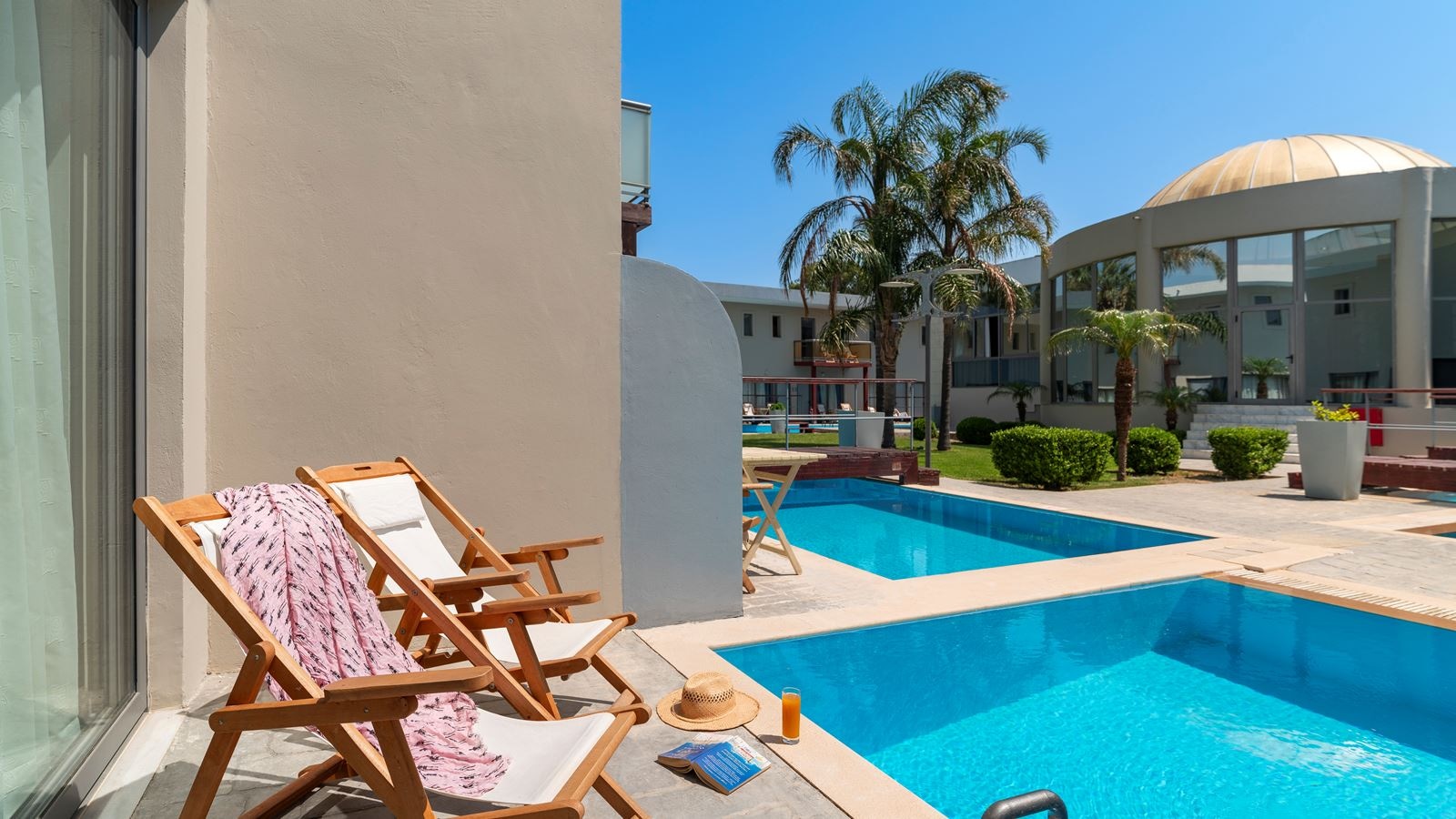 rooms-superior-double-swimup-balcony