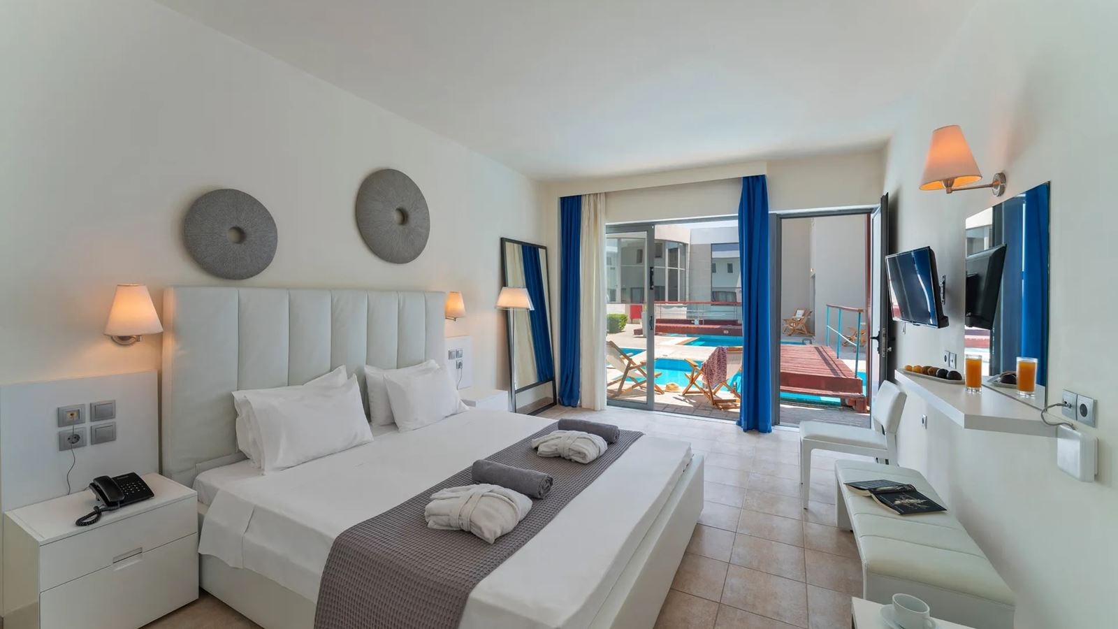 rooms-superior-double-swimup-balcony