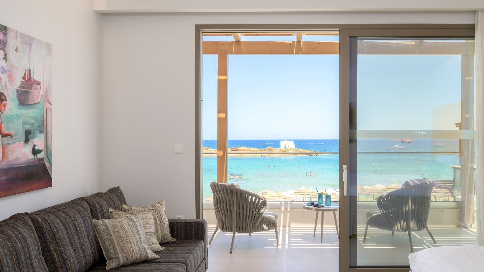 rooms-white-pearl-beachfront-suite-front-sea-view