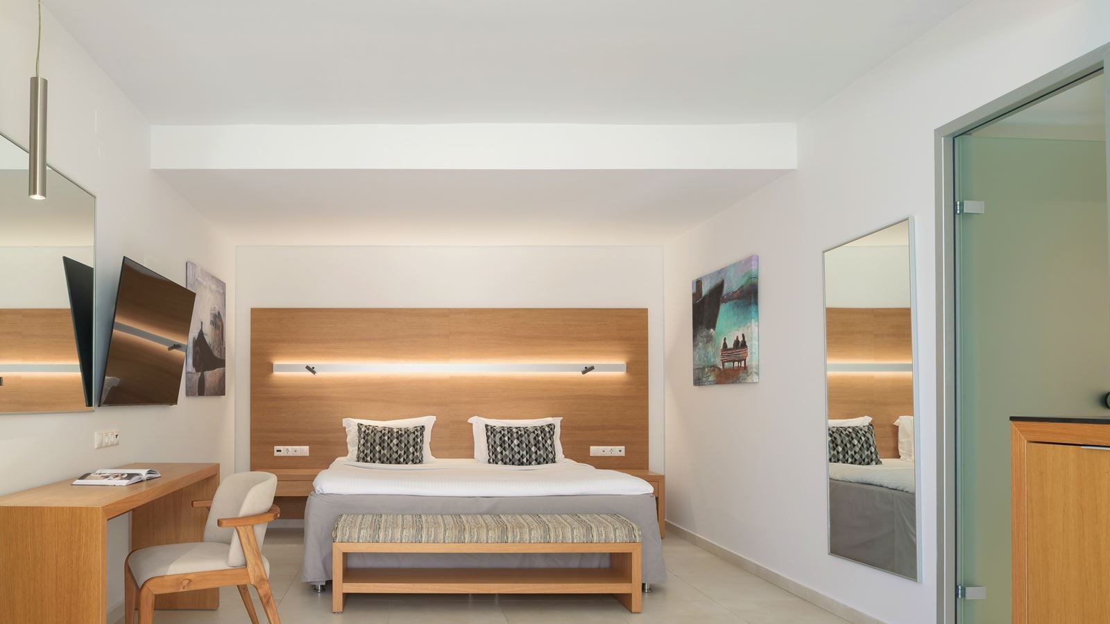 rooms-white-superior-double-private-pool