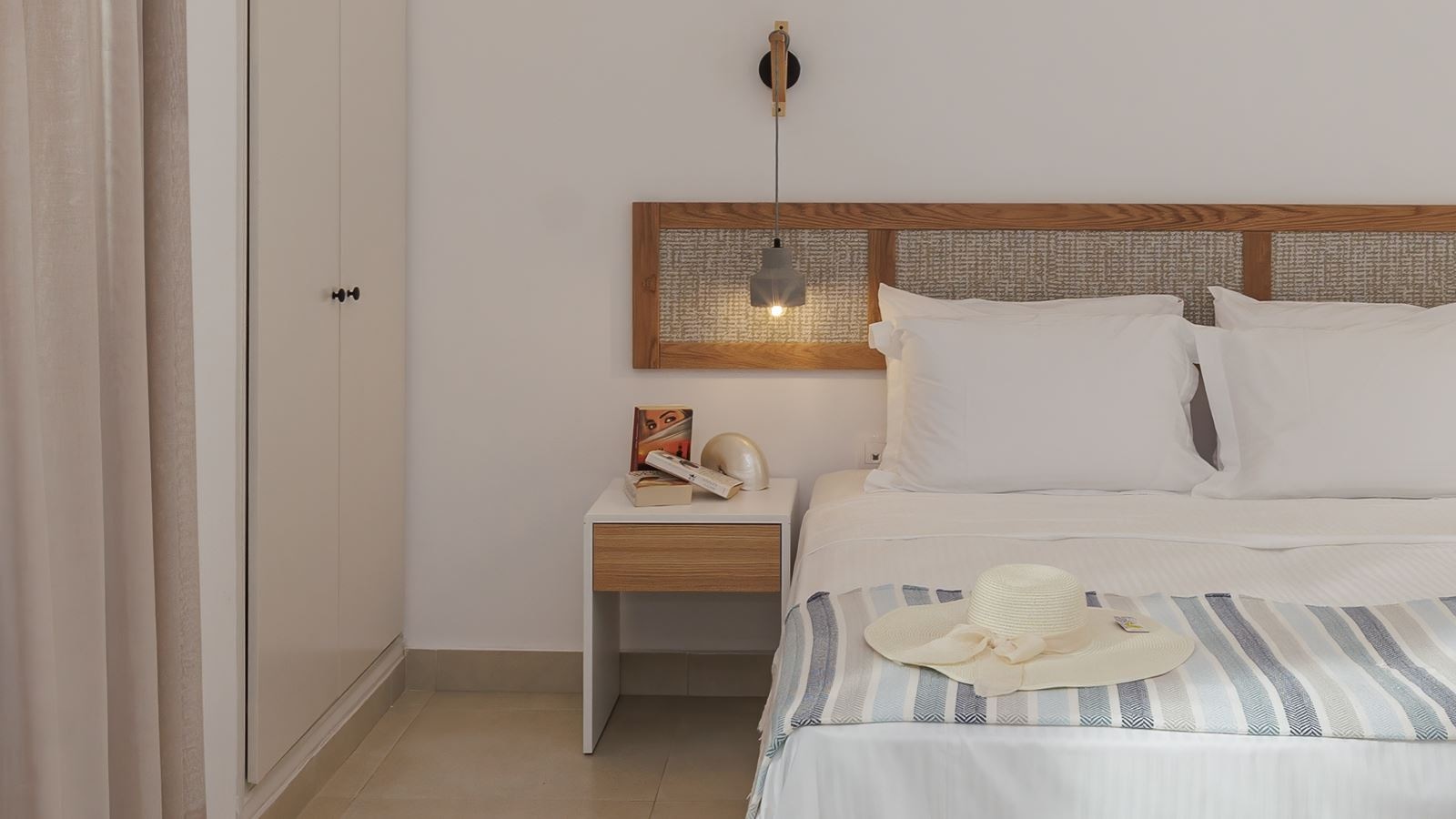 rooms-double-superior-studio-balcony-or-terrace