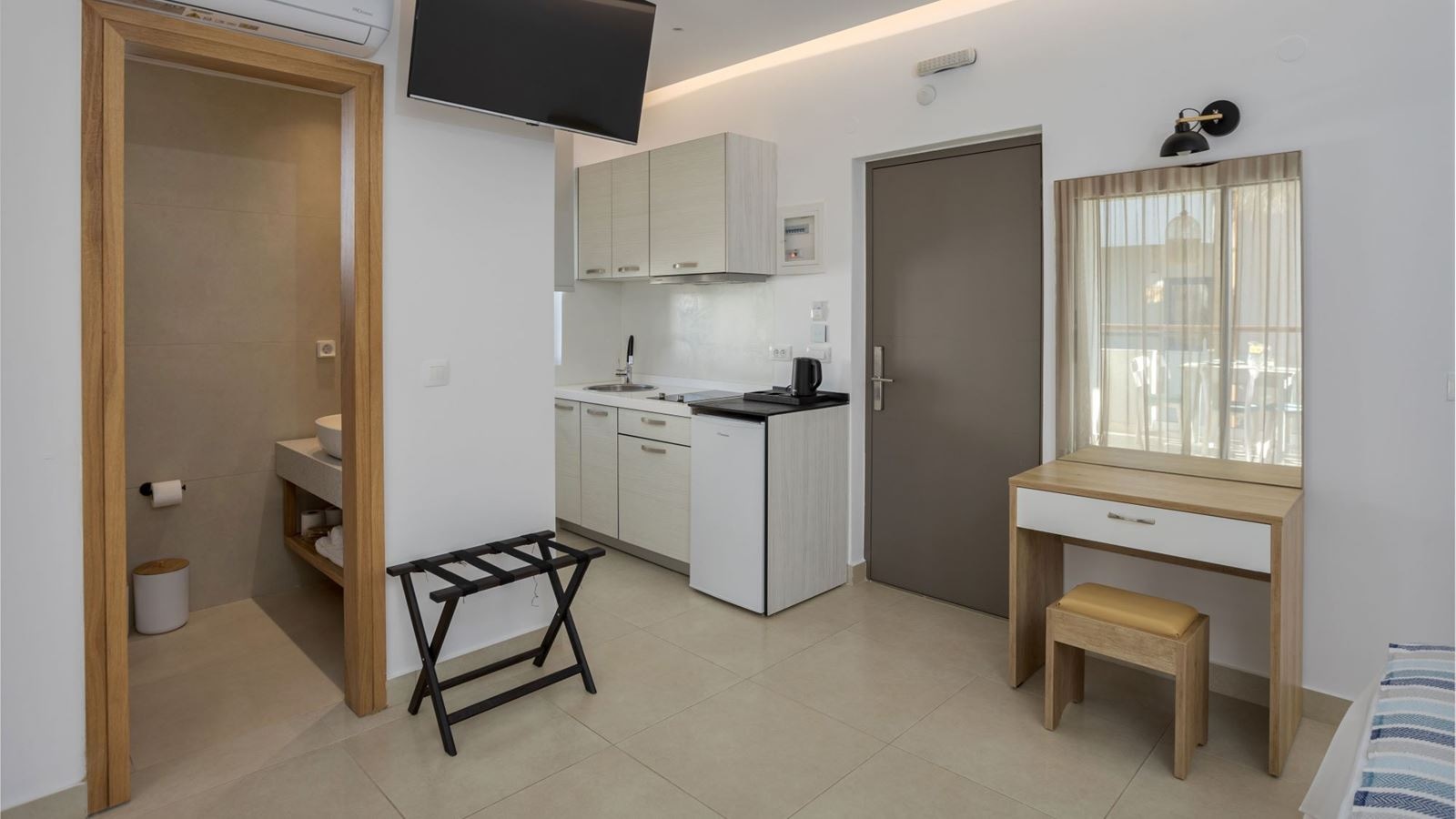 rooms-double-superior-studio-balcony-or-terrace