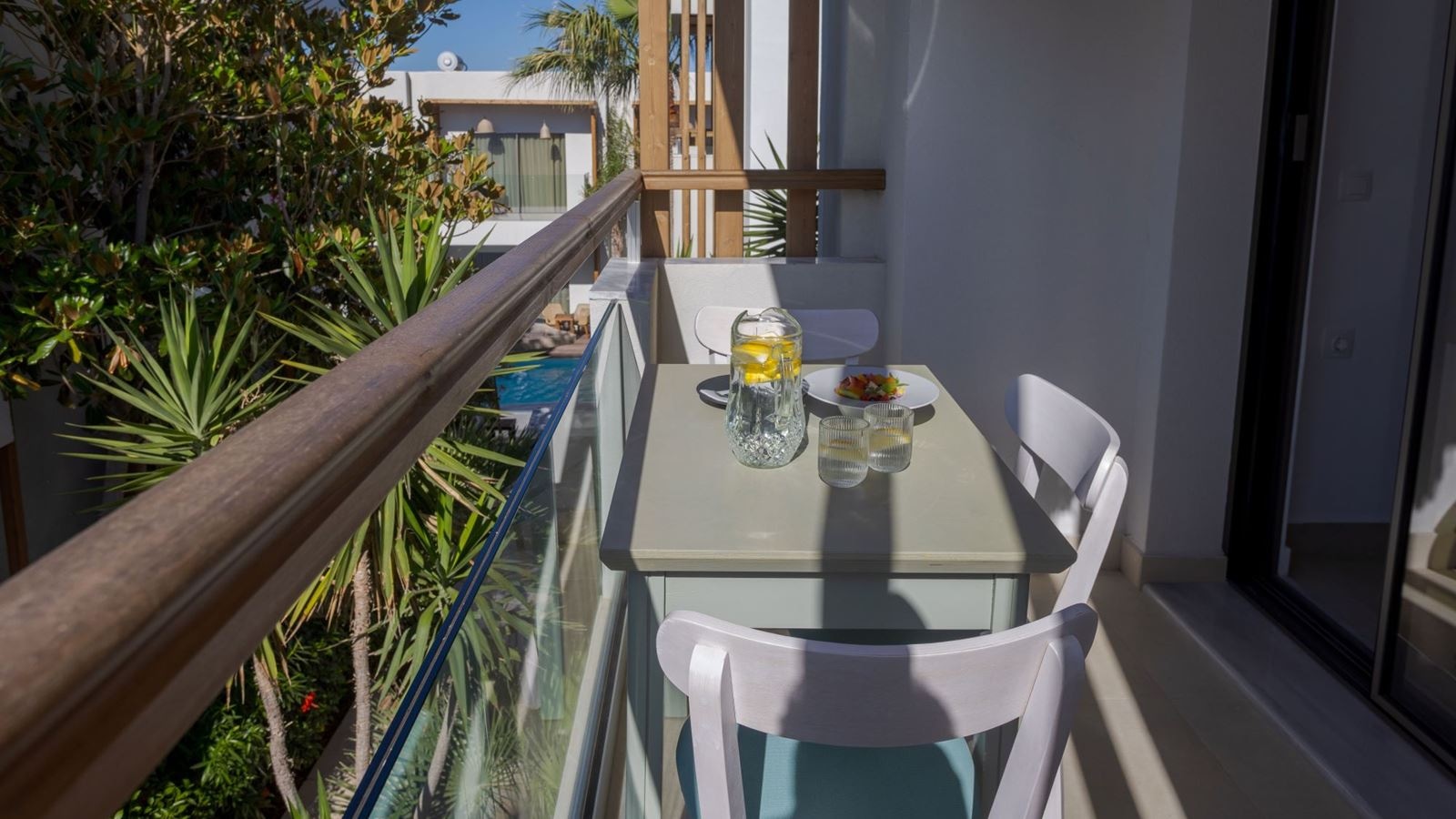 rooms-double-superior-studio-balcony-or-terrace