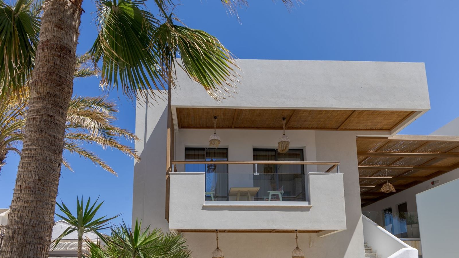 rooms-luxury-grand-suit-sea-view-terrace