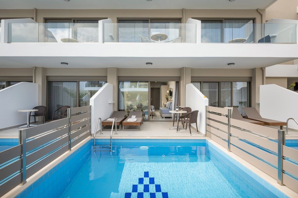 rooms-premium-room-private-pool-for-single-use