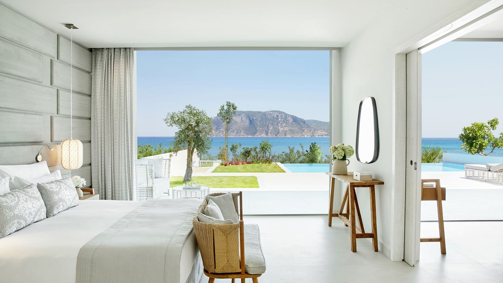 rooms-deluxe-2-bedroom-bungalow-suite-sea-view-with-private-pool