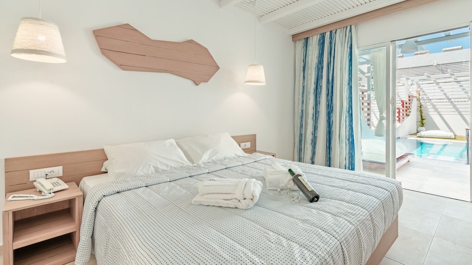 rooms-premium-double-privatepool-with-balcony