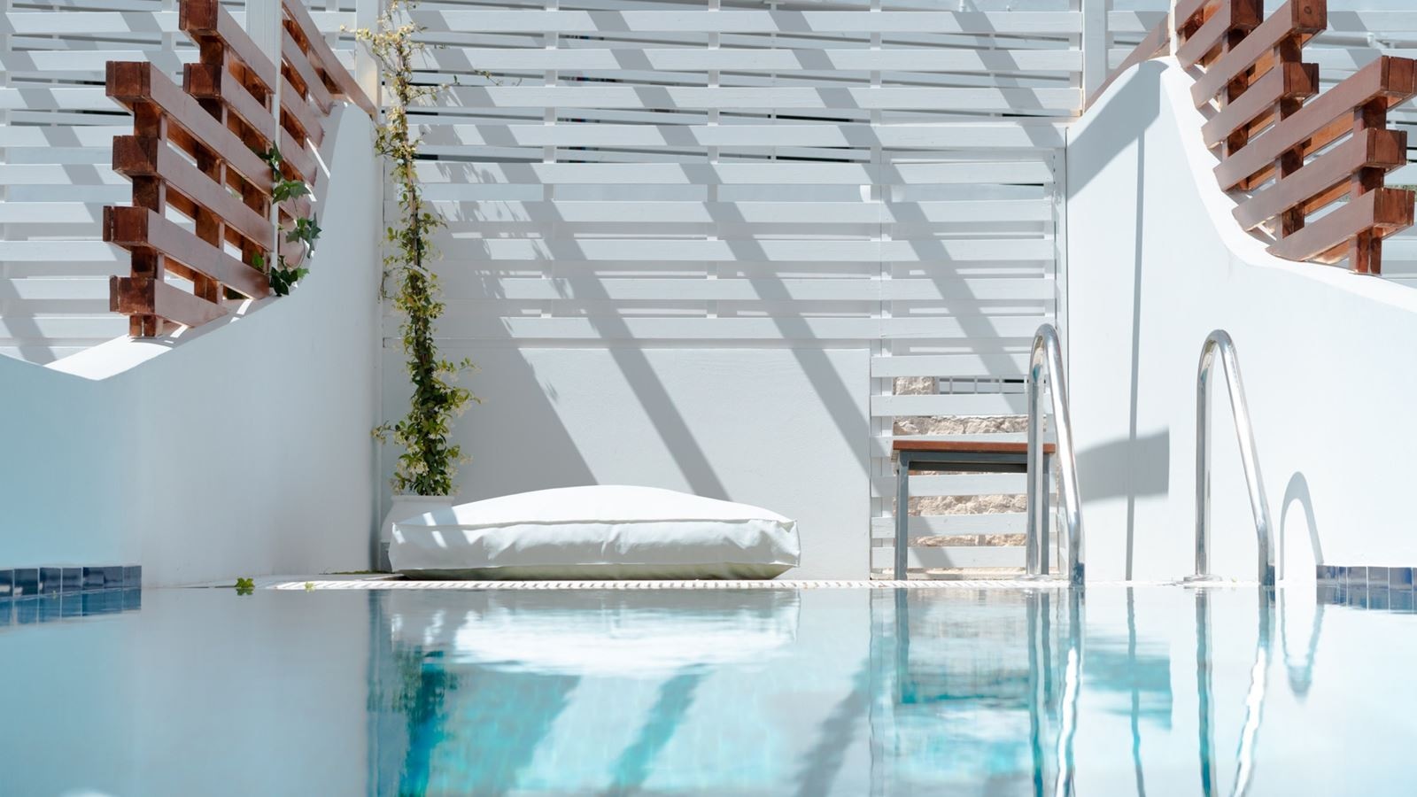 rooms-premium-double-privatepool-with-balcony