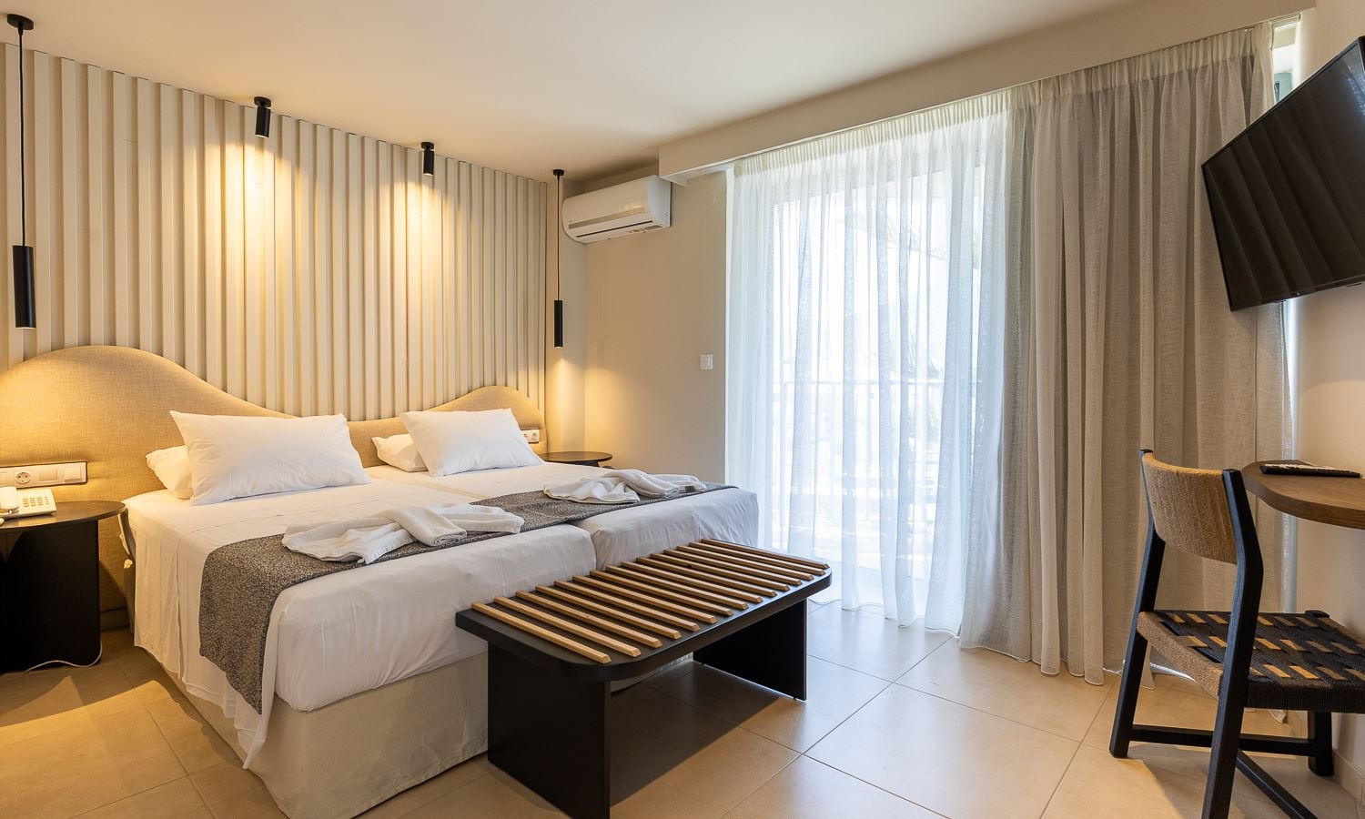 rooms-double-room-poolview-balcony